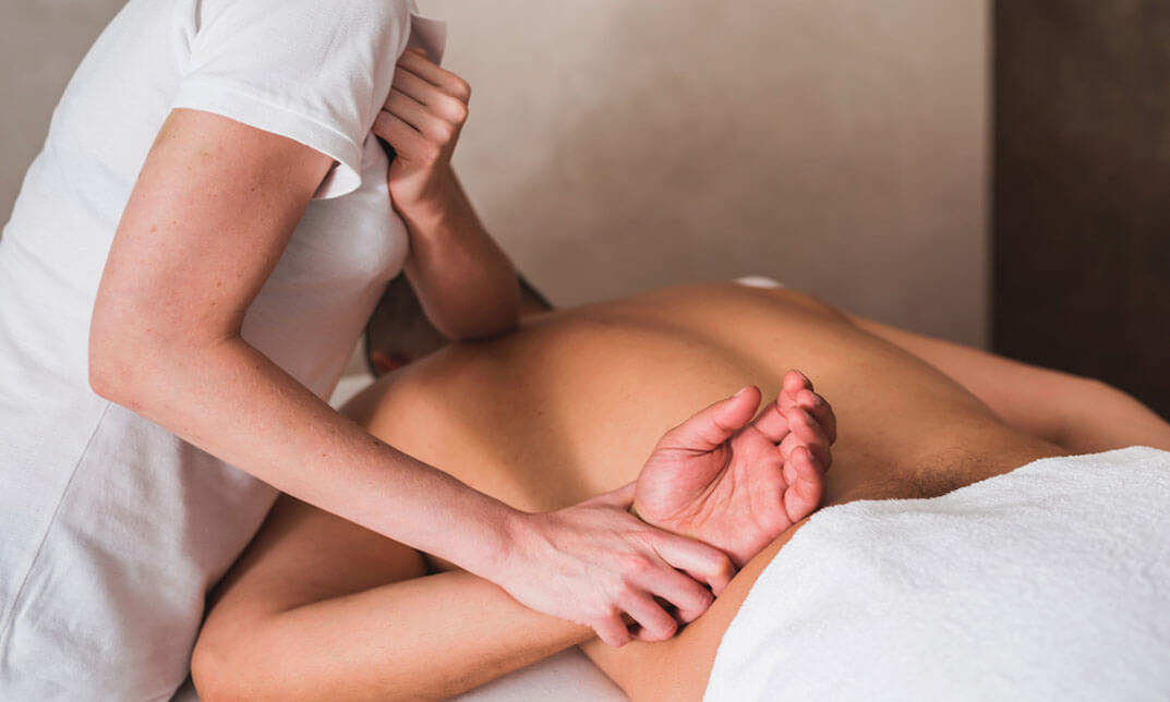 Lomi Lomi Massage Therapist